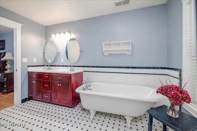 $460,000 | 1995 Old Highway 301, Lake Cormorant, MS 38641