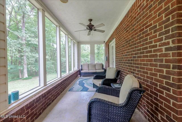 $460,000 | 1995 Old Highway 301, Lake Cormorant, MS 38641