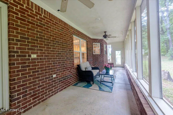 $460,000 | 1995 Old Highway 301, Lake Cormorant, MS 38641