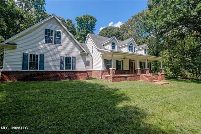 $460,000 | 1995 Old Highway 301, Lake Cormorant, MS 38641