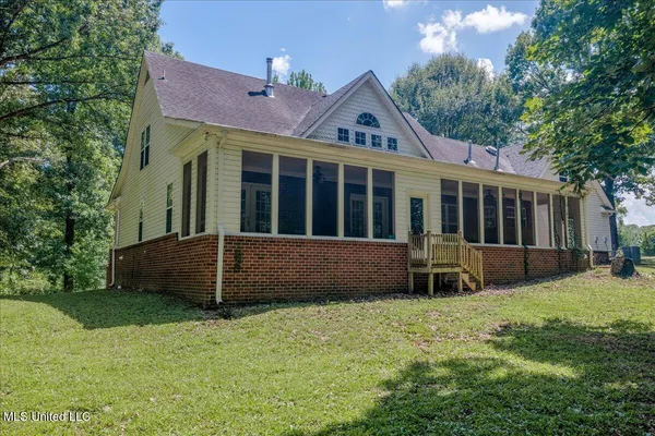 $460,000 | 1995 Old Highway 301, Lake Cormorant, MS 38641