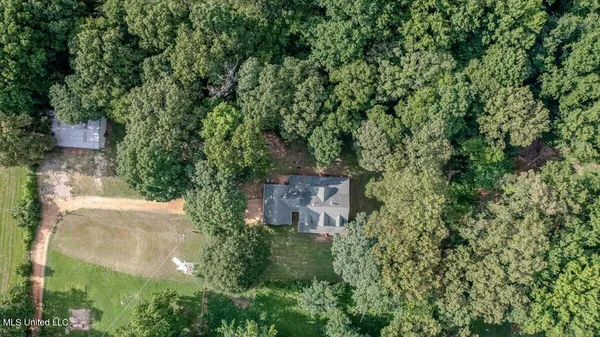 $460,000 | 1995 Old Highway 301, Lake Cormorant, MS 38641