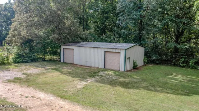 $460,000 | 1995 Old Highway 301, Lake Cormorant, MS 38641