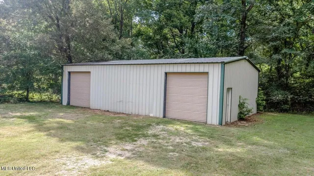 $460,000 | 1995 Old Highway 301, Lake Cormorant, MS 38641