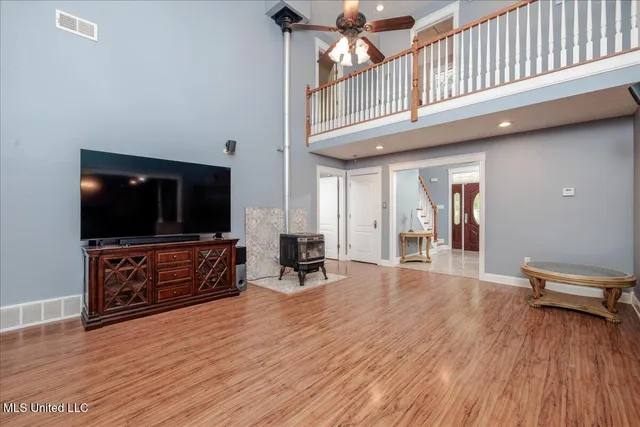 $460,000 | 1995 Old Highway 301, Lake Cormorant, MS 38641