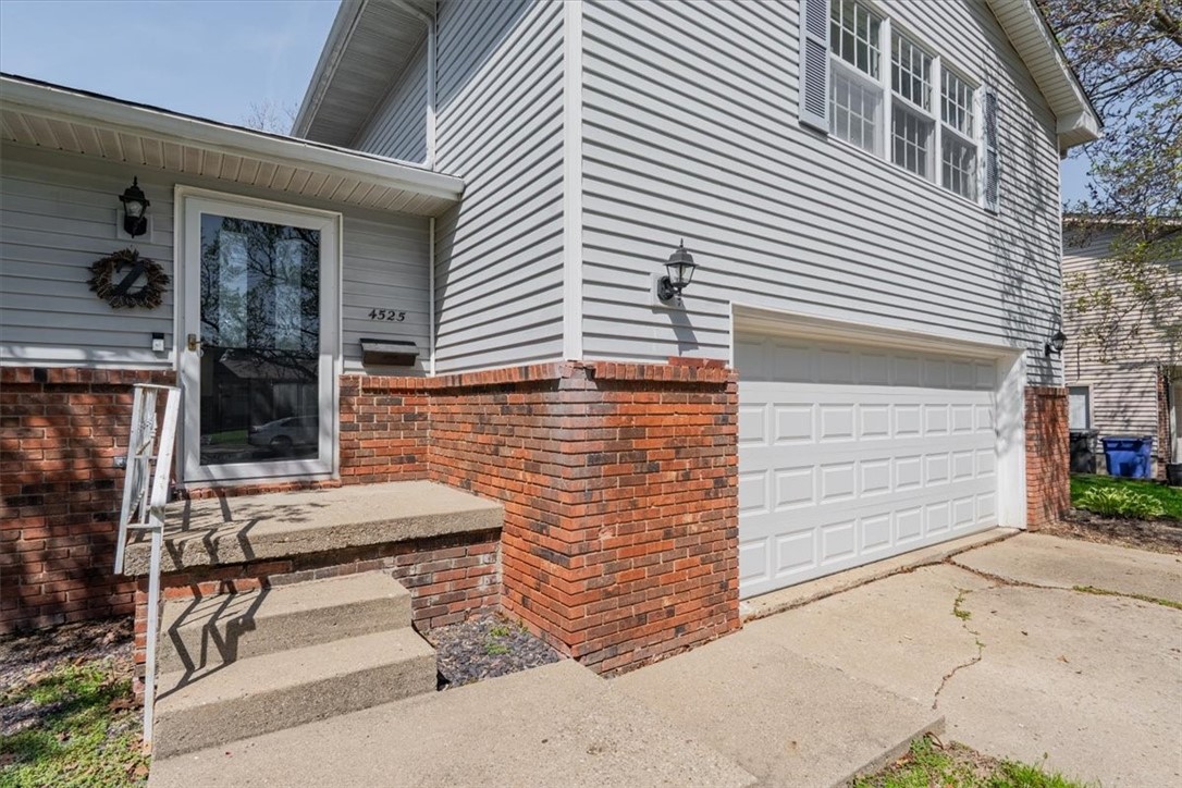 4525 North Adams Drive Decatur, IL 62526 - Photo 4 of 32