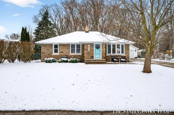 $354,900 | 16759 152nd Avenue, Spring Lake, MI 49456