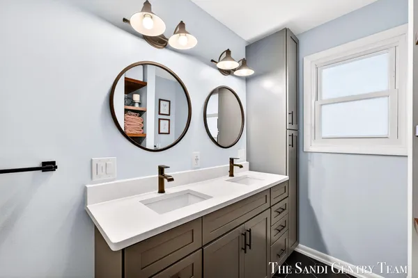 $354,900 | 16759 152nd Avenue, Spring Lake, MI 49456