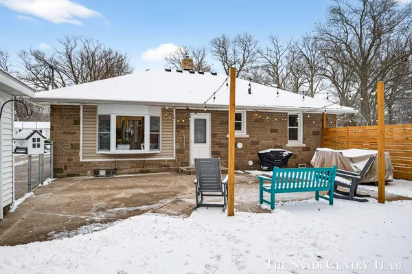 $354,900 | 16759 152nd Avenue, Spring Lake, MI 49456