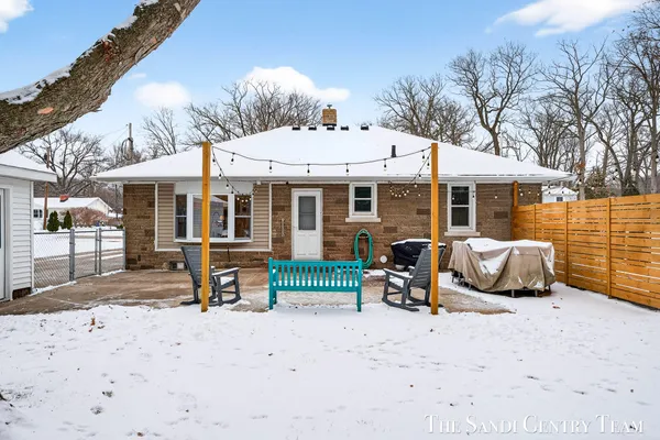 $354,900 | 16759 152nd Avenue, Spring Lake, MI 49456