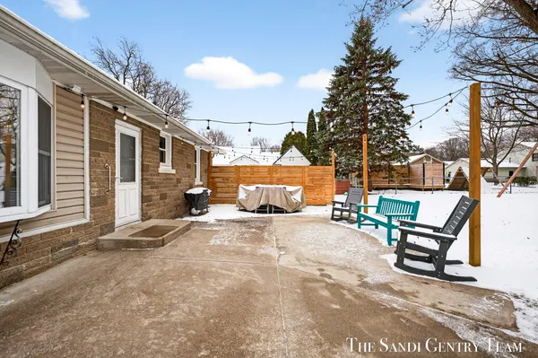 $354,900 | 16759 152nd Avenue, Spring Lake, MI 49456
