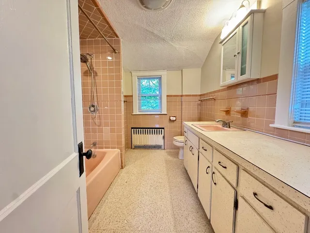 $2,900 | 273 Front Street, Weymouth, MA 02188