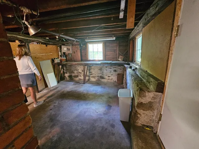 $2,900 | 273 Front Street, Weymouth, MA 02188