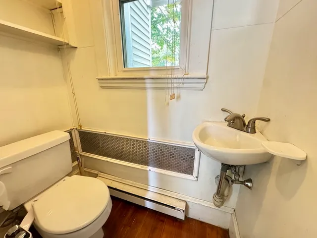 $2,900 | 273 Front Street, Weymouth, MA 02188