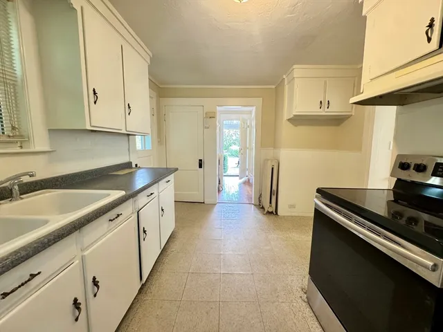 $2,900 | 273 Front Street, Weymouth, MA 02188