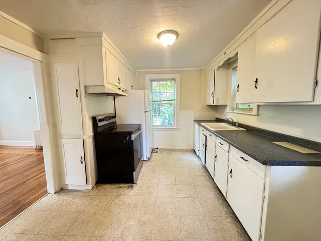 $2,900 | 273 Front Street, Weymouth, MA 02188