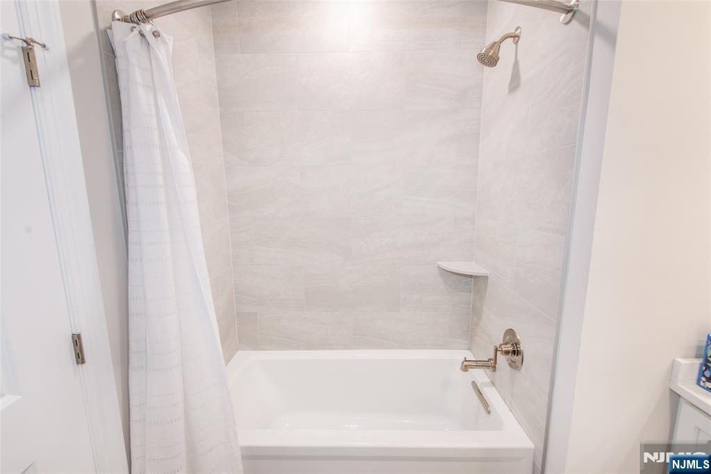 246 Main Street, Unit 402 Chatham, NJ 07928 - Photo 25 of 45