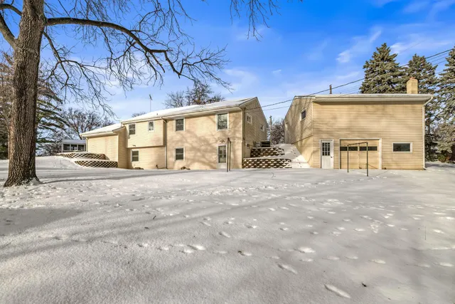 $330,000 | 6015 Aspen Road, Mound, MN 55364