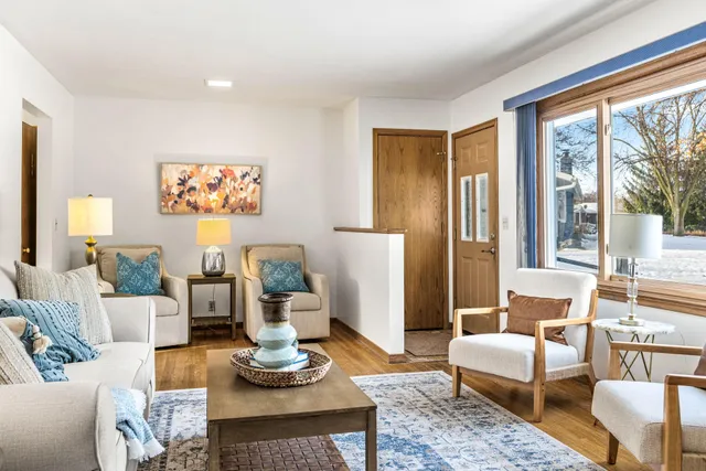 $330,000 | 6015 Aspen Road, Mound, MN 55364