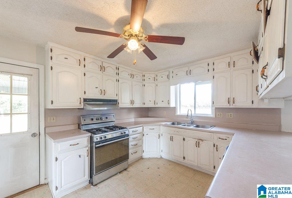 1670 Simpson Road Odenville, AL 35120 - Photo 7 of 23