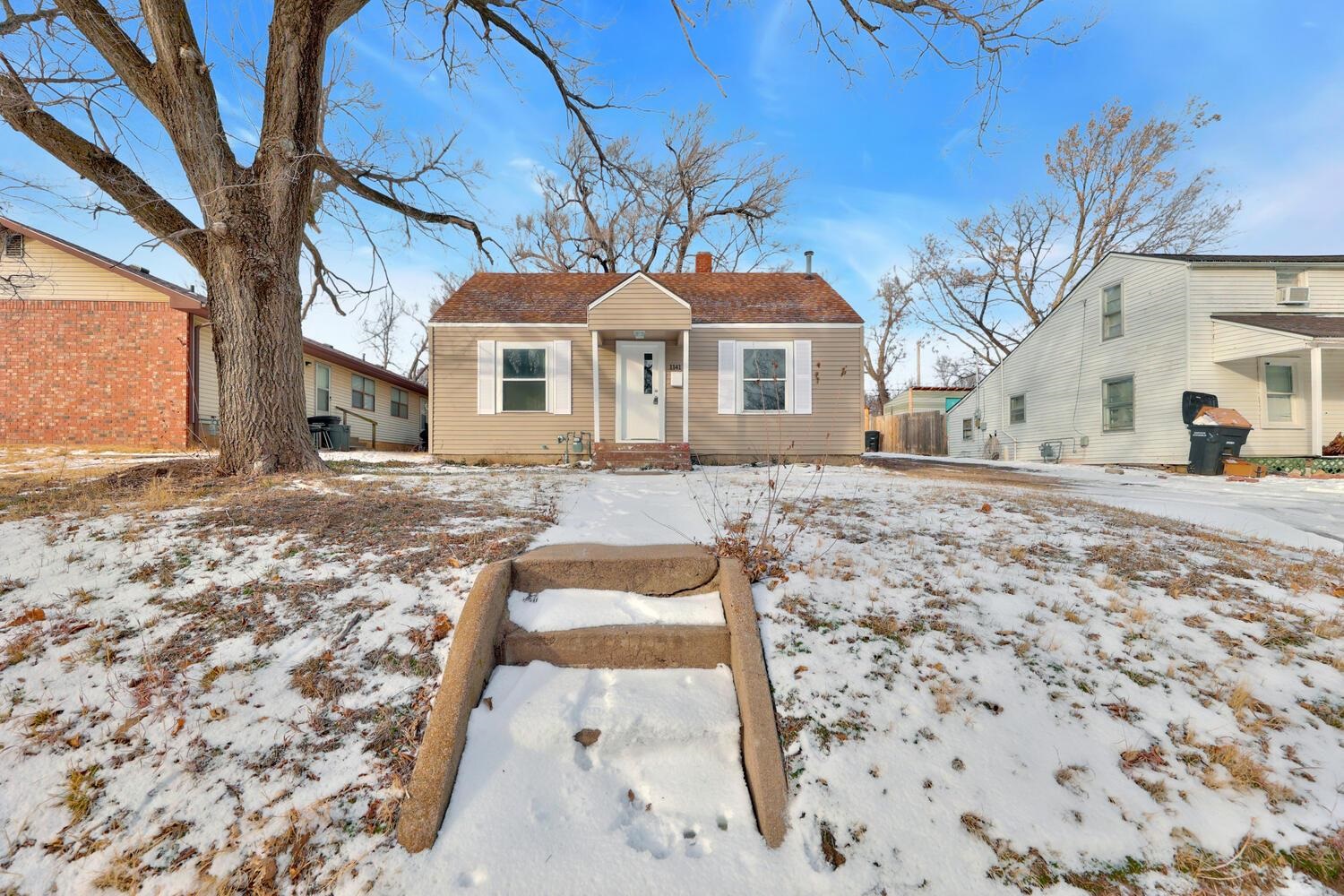 1141 Ada Street Augusta, KS 67010 - Photo 2 of 35