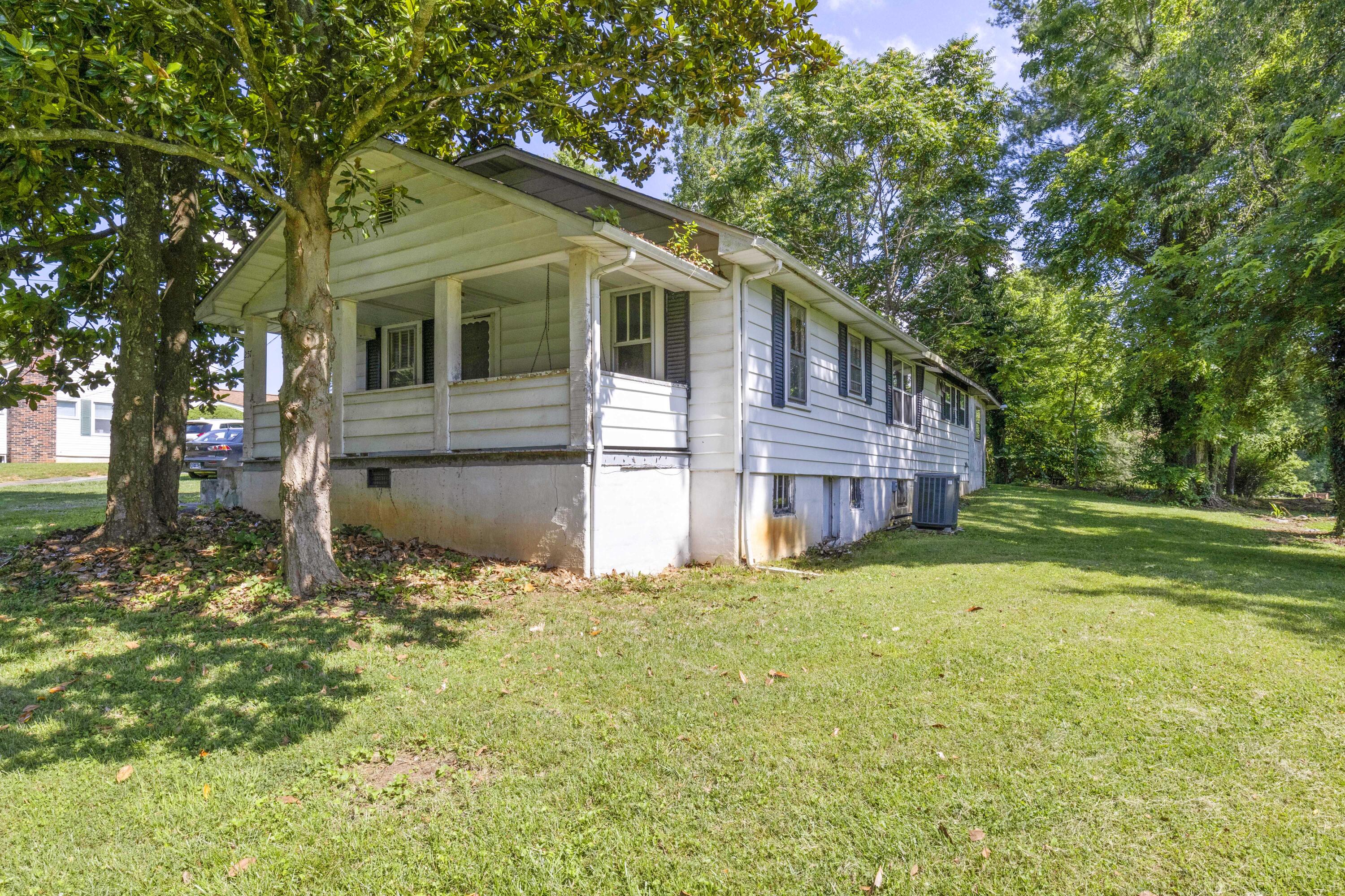257 Midway Drive, Bristol, TN 37620 Compass
