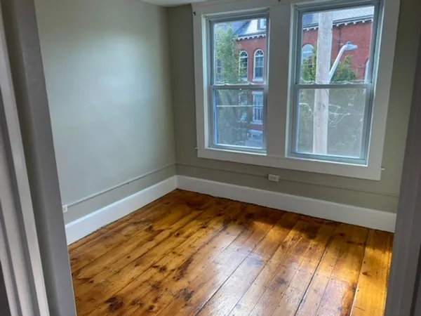 $2,795 | 187 Newbury Street, Unit 3, Lawrence, MA 01841