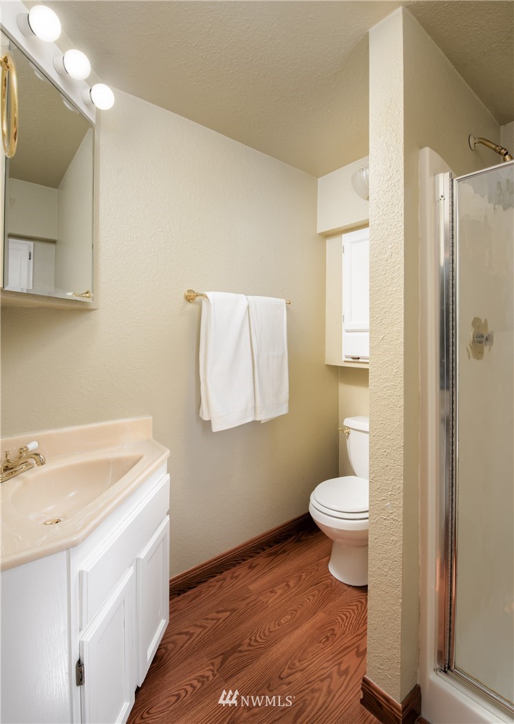 553 Bronson Place Northeast Renton, WA 98056 - Photo 14 of 25