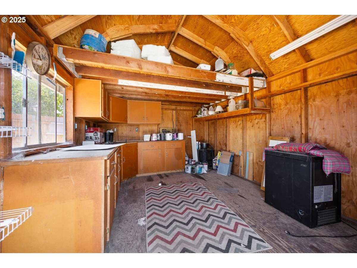 631 East 4th Avenue Riddle, OR 97469 - Photo 19 of 23