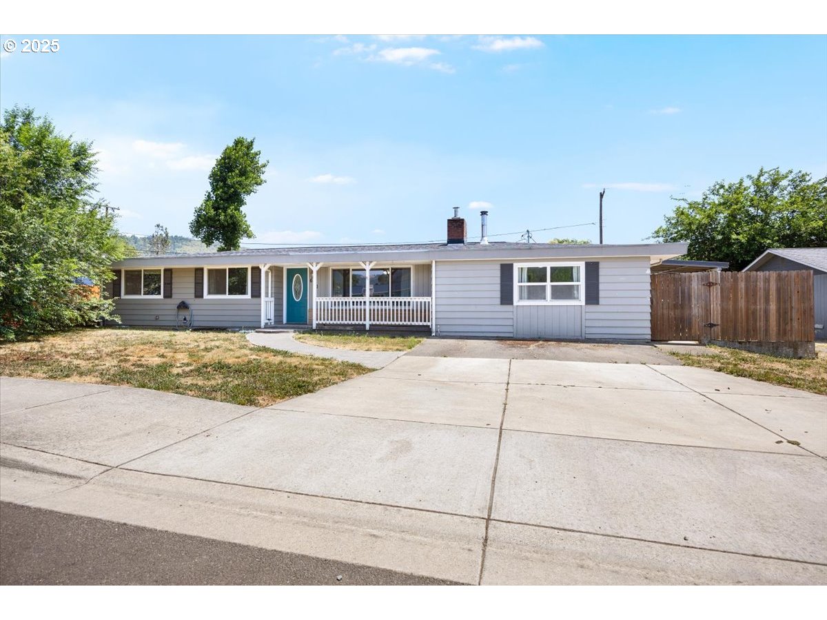 631 East 4th Avenue Riddle, OR 97469 - Photo 23 of 23