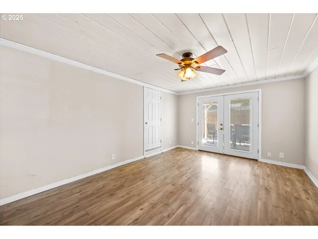 $307,000 | 631 East 4th Avenue, Riddle, OR 97469