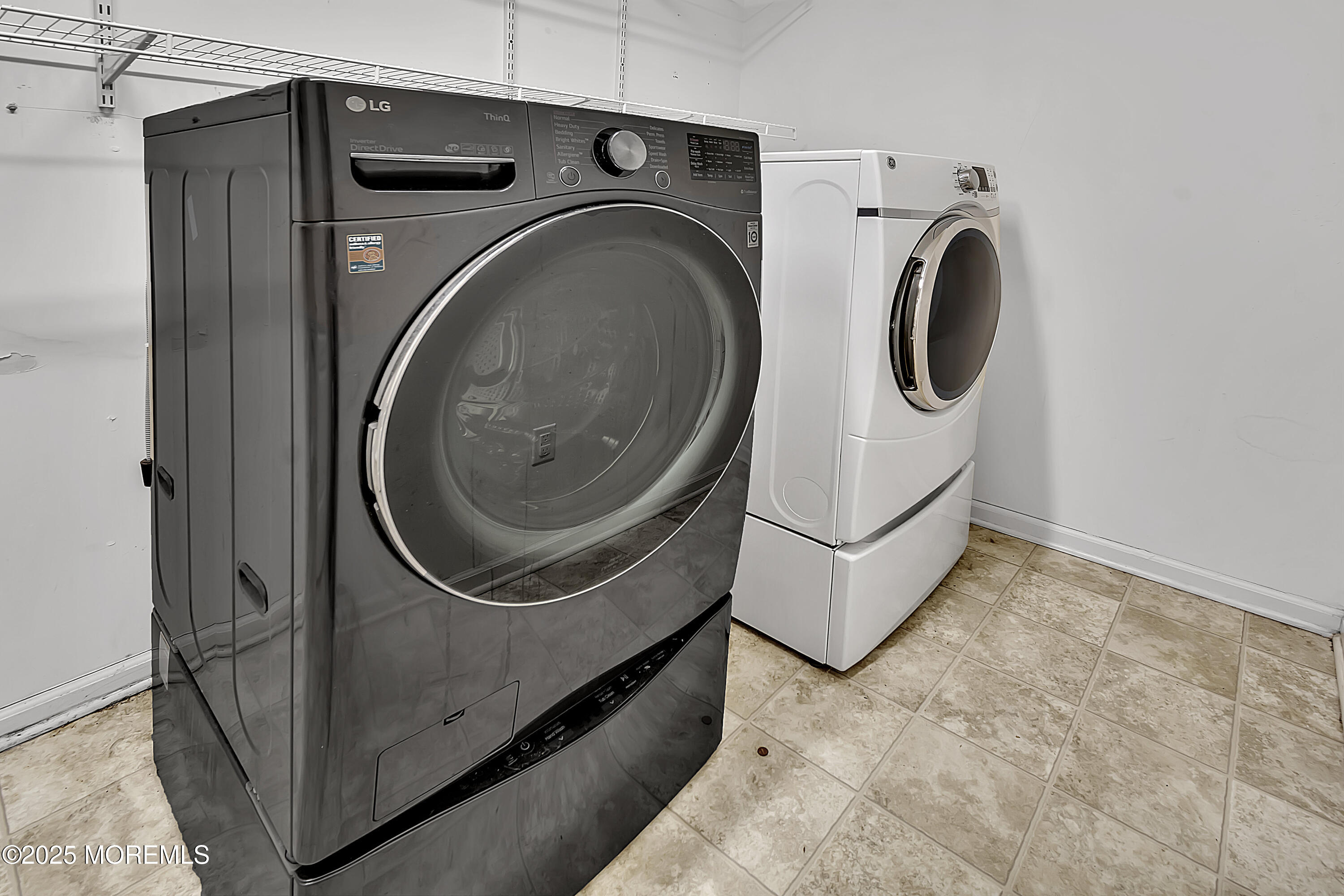 4 Christopher Drive Howell, NJ 07731 - Photo 8 of 41 014_arb_0022_695