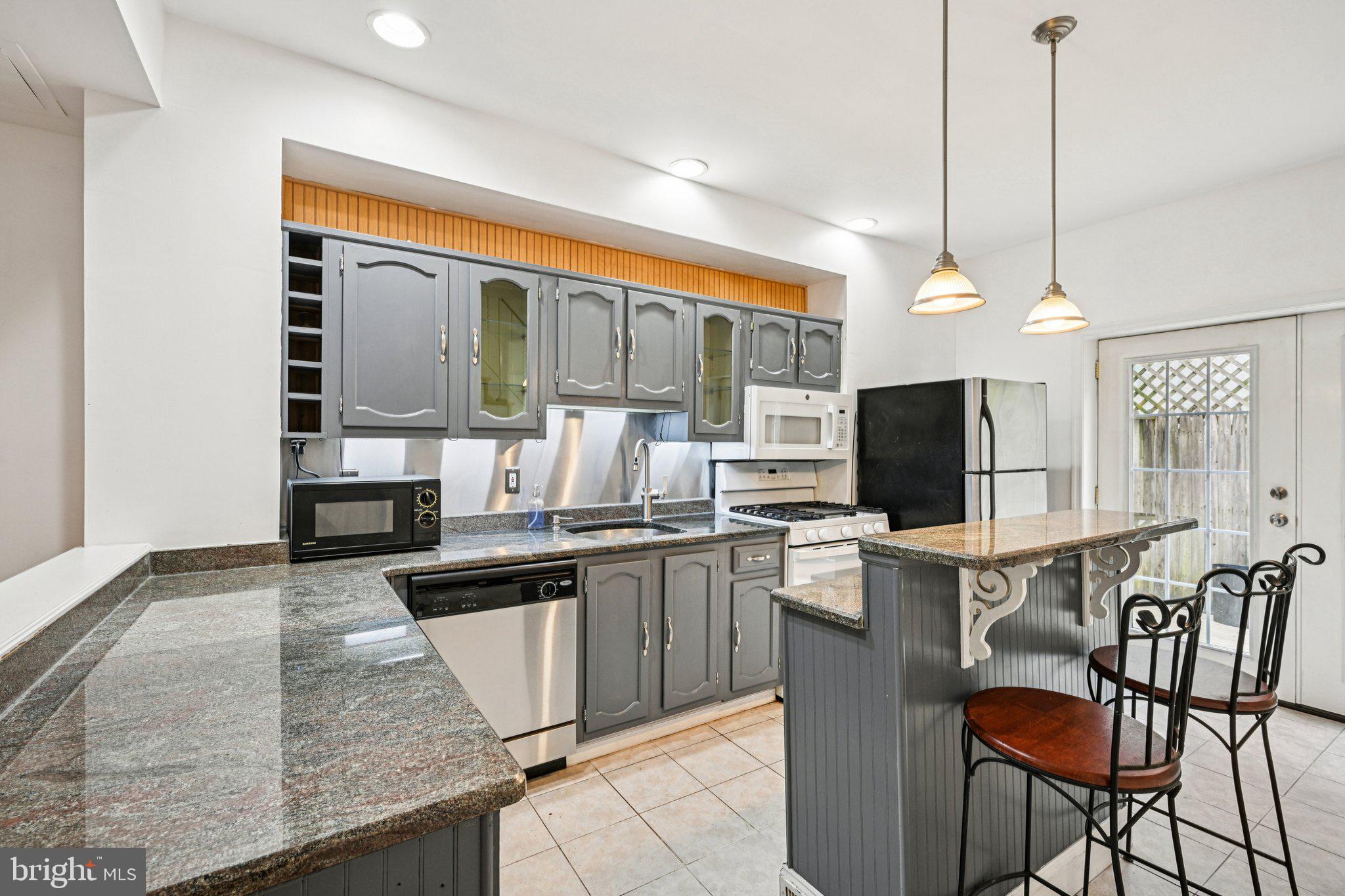 408 Monroe Street Philadelphia, PA 19147 - Photo 6 of 30