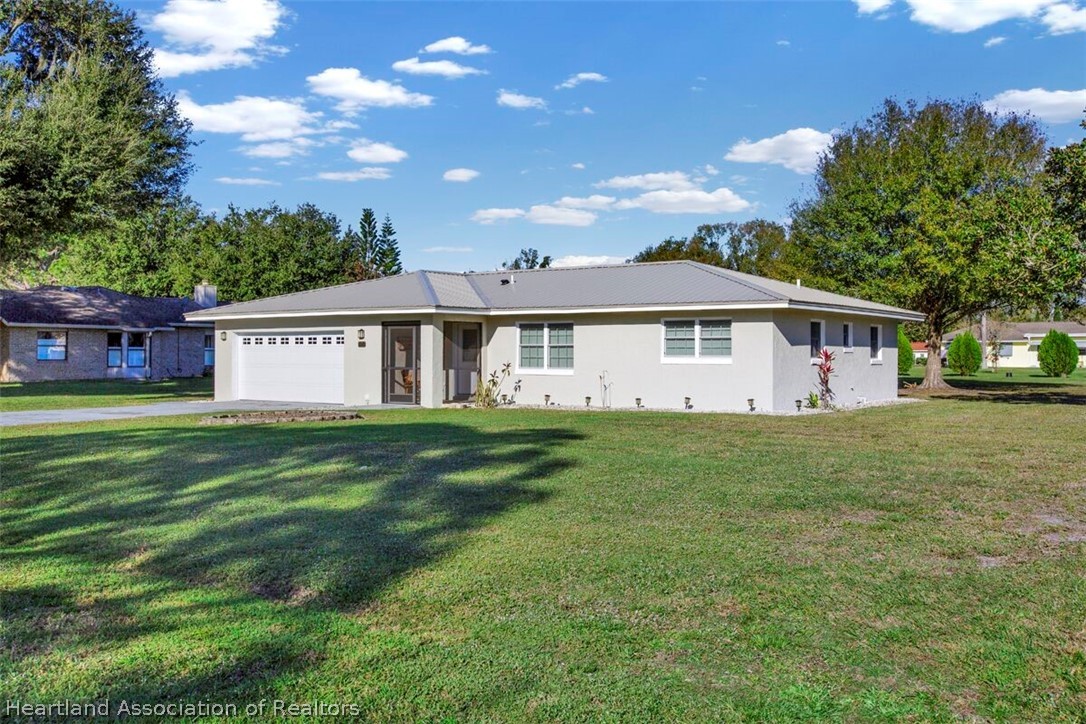 5905 Thunder Road Sebring, FL 33876 - Photo 8 of 29 Gallery Image 8