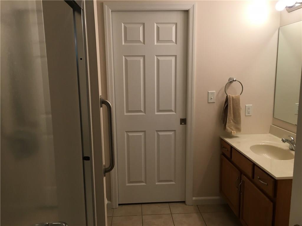 1 Coraopolis Road, Unit 104 Coraopolis, PA 15108 - Photo 9 of 19 Master Bath