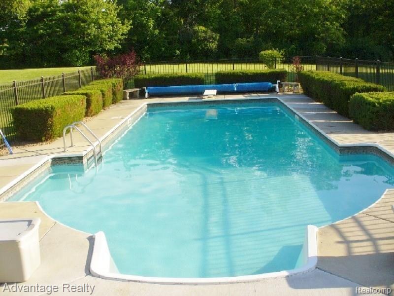 Pool1.jpg