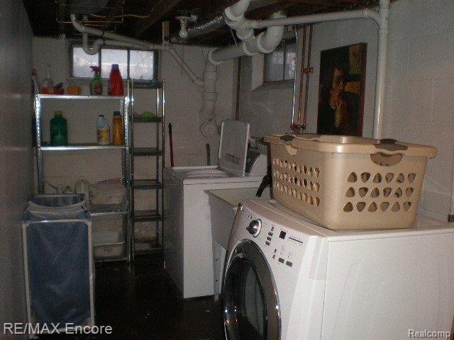 2475 Mann Road Waterford, MI 48329 - Photo 10 of 10 LAUNDRY ROOM.jpg