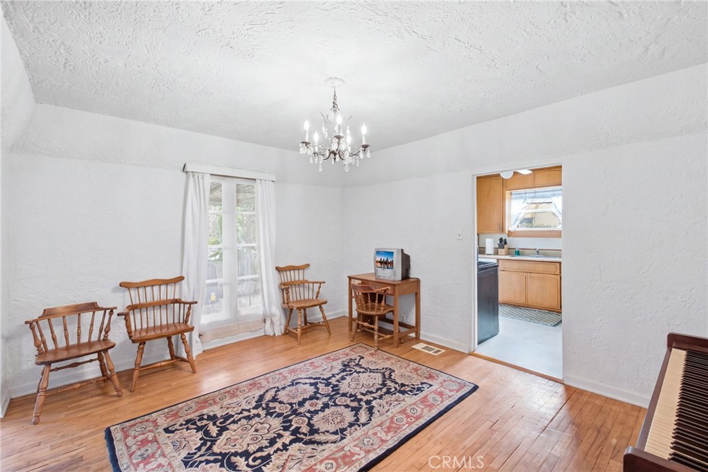 2022 Blenheim Street Riverside, CA 92507 - Photo 11 of 49 Gallery Image 11