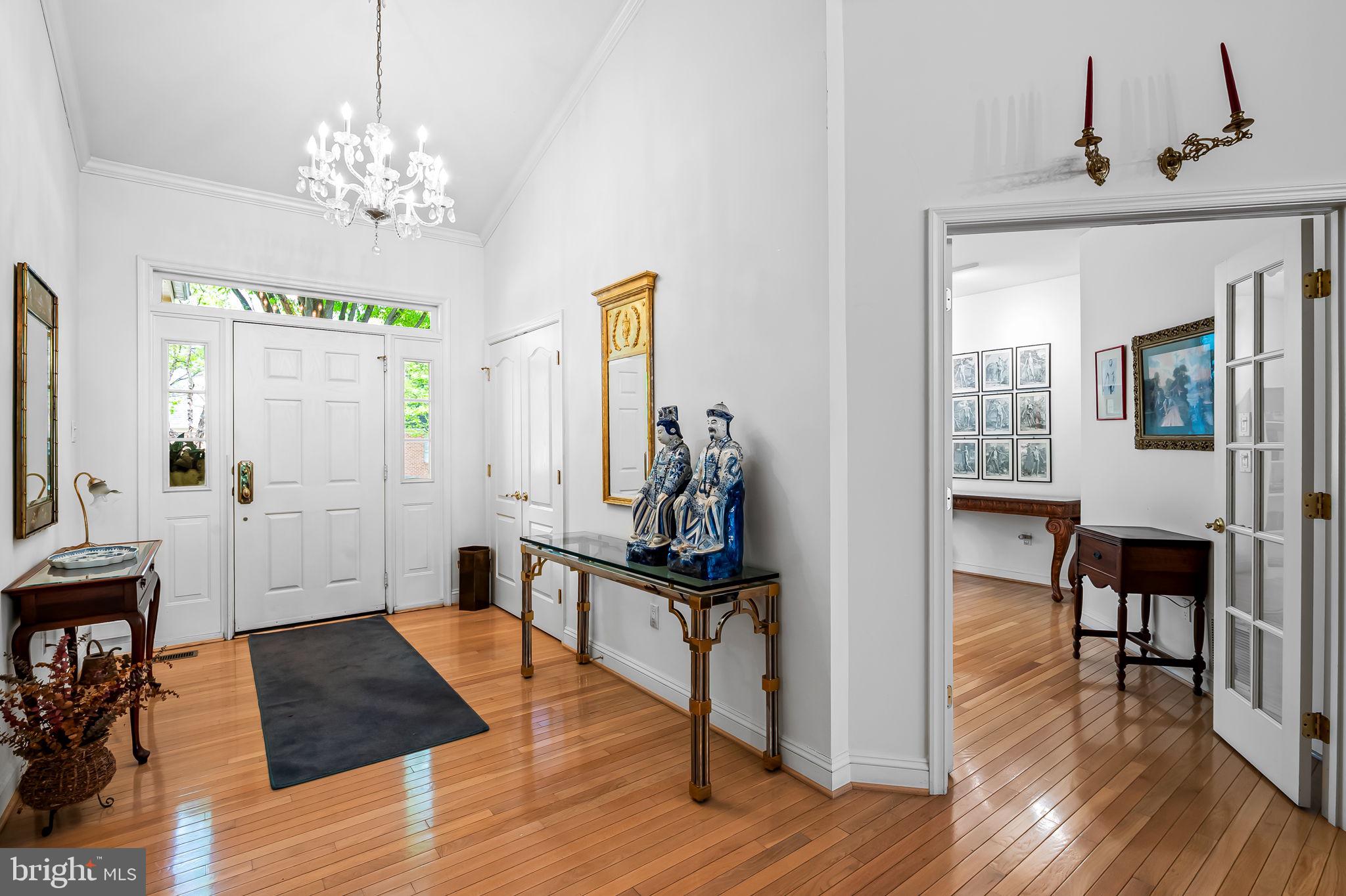 16 Roland Green, Unit 8 Baltimore, MD 21210 - Photo 6 of 55 a view of a living room
