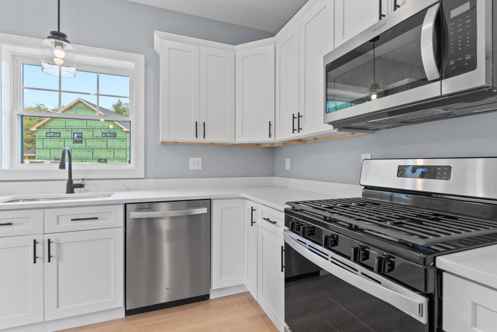 7 Parsonage Road, Unit 5 North Yarmouth, ME 04097 - Photo 4 of 33 DSC07815