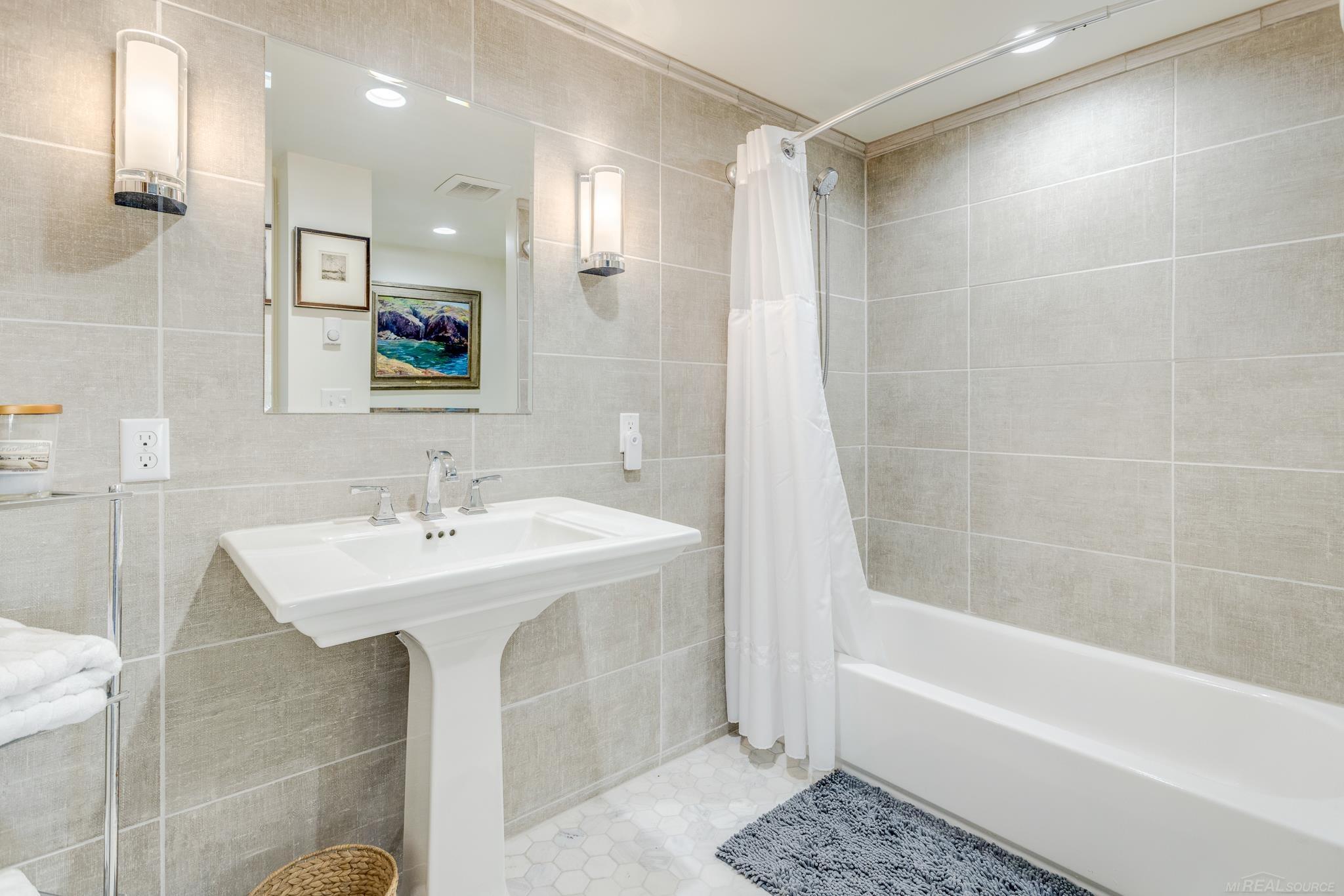 5966 Lakeshore Road Palms, MI 48465 - Photo 30 of 40 50109322-29.JPG