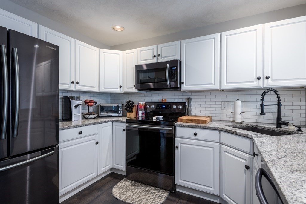 20 Carnation Circle, Unit A Reading, MA 01867 - Photo 2 of 30