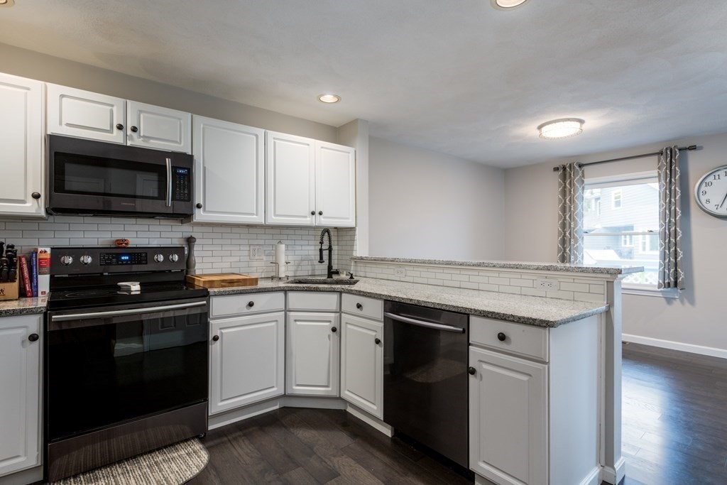 20 Carnation Circle, Unit A Reading, MA 01867 - Photo 3 of 30