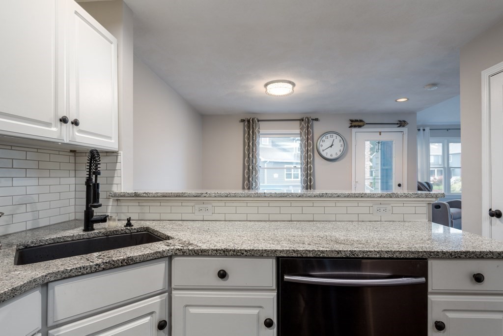 20 Carnation Circle, Unit A Reading, MA 01867 - Photo 4 of 30