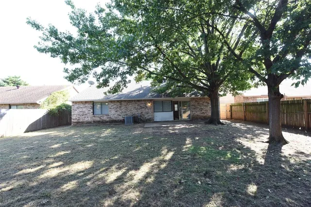 $1,850 | 3820 7 Gables Street, Fort Worth, TX 76133