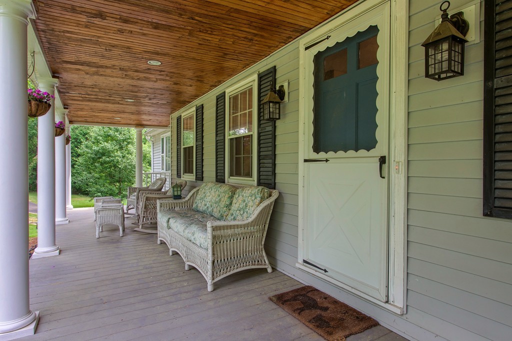 10 Farley Brook Road Chelmsford, MA 01824 - Photo 2 of 30 a living room with furniture and a large window