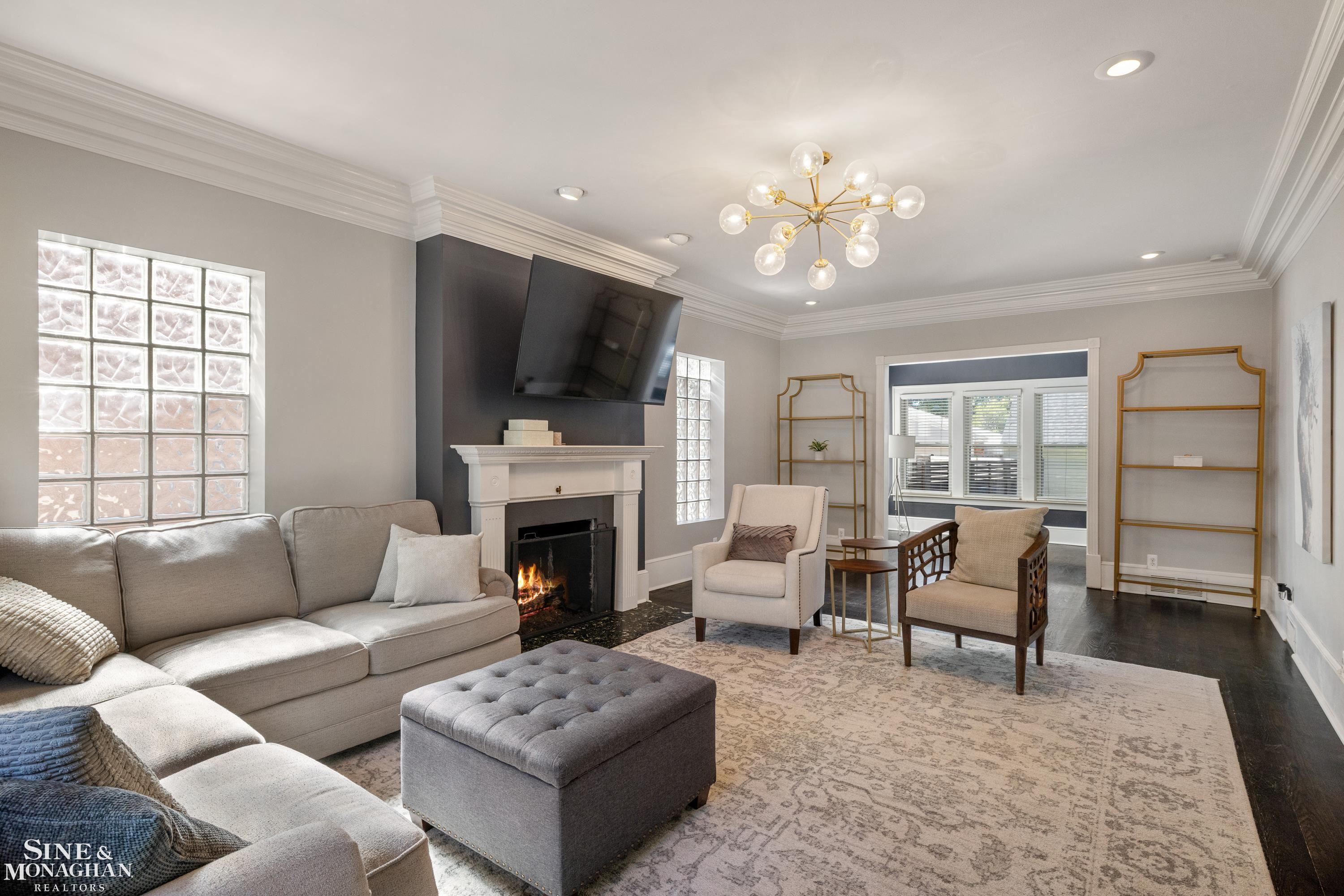 387 Neff Road Grosse Pointe, MI 48230 - Photo 9 of 59 50205717-2C891F0B-C138-4963-ABF0-4C140E5FED00.JPG