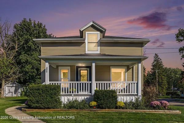 $239,900 | 300 North Clinton Street, Grand Ledge, MI 48837