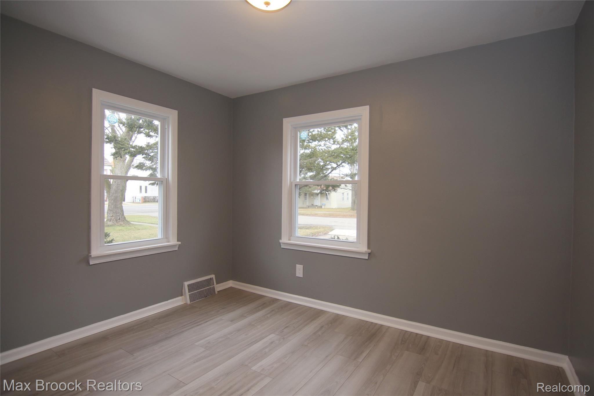 25599 Student Street Redford, MI 48239 - Photo 9 of 14 Bedroom 2