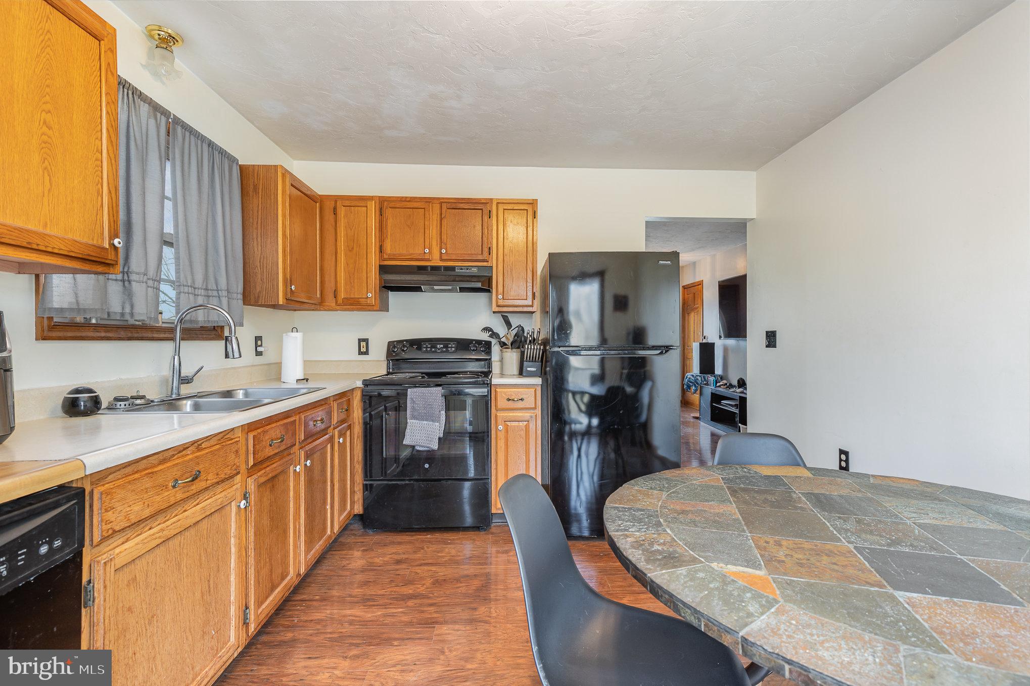130 Ruel Avenue Hanover, PA 17331 - Photo 10 of 28 Eat In Dining